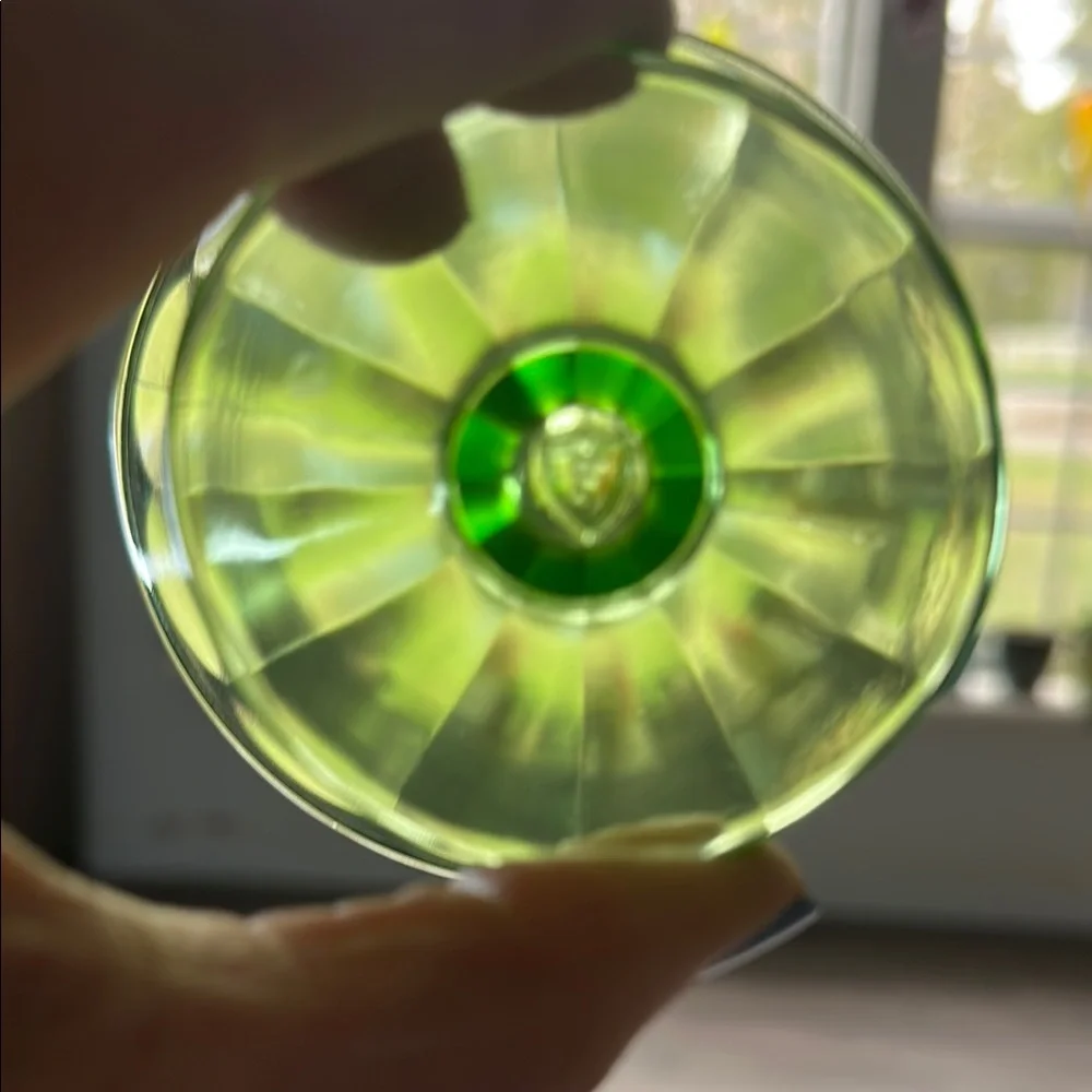 Vaseline Green Glass dessert cup - Picture 3 of 6